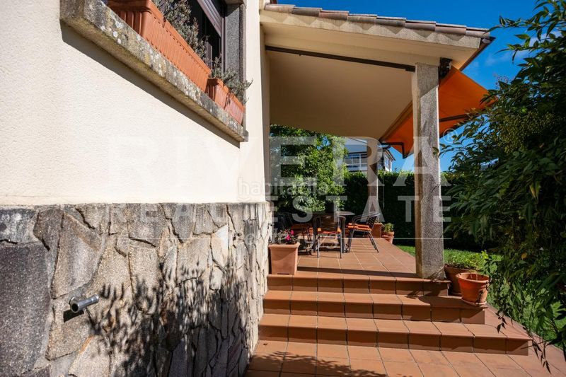 Foto 2f0d87a1-3608-40ea-9d71-da0b41d15d70. Chalet en Valadares - Beade Vigo
