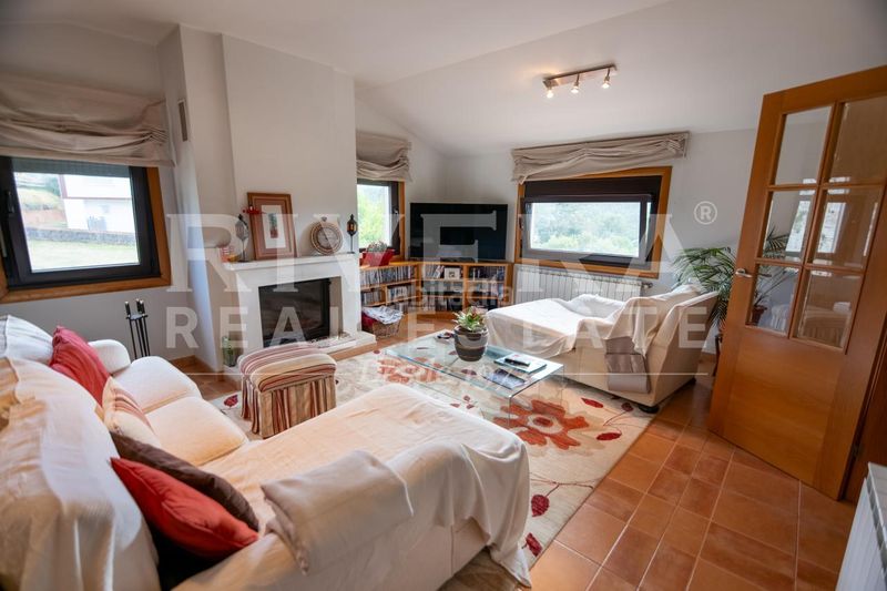 Foto 998b6590-7686-42fb-8961-6871f3addb1a. Chalet en Valadares - Beade Vigo