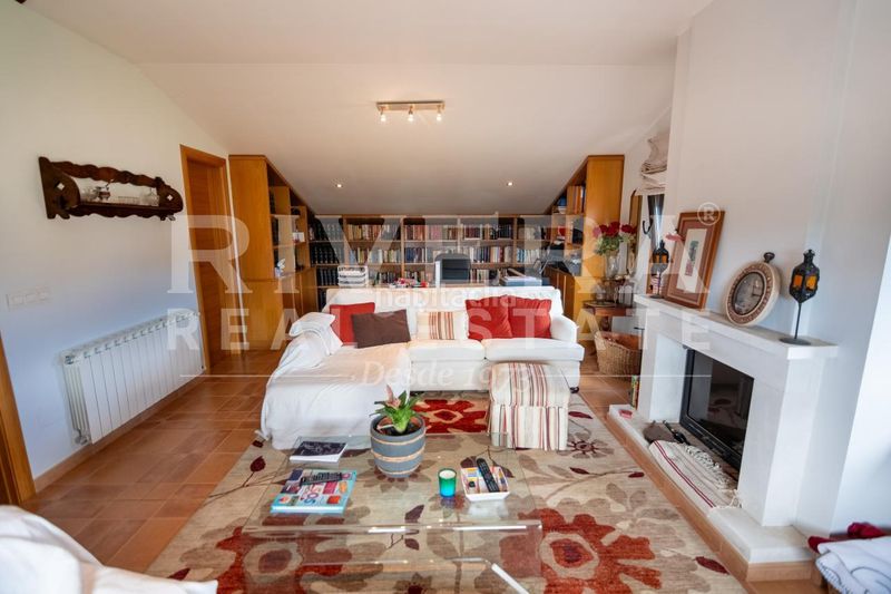 Foto a47c4706-6ff0-43ee-9ea0-57f93ab0dc84. Chalet en Valadares - Beade Vigo