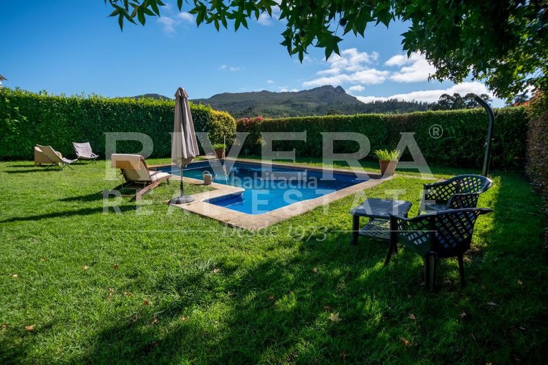 Foto c8dfe8ff-3789-49ef-b61b-078f860071d1. Chalet en Valadares - Beade Vigo