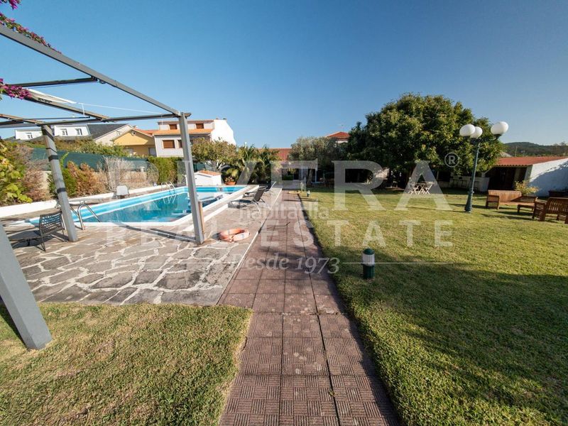Foto 42023ea2-4923-41cb-87a6-b9a04a7c0f4e. Casa con riscaldamento parcheggio piscina in Grove (O)