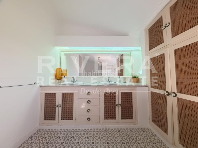 Foto 4391abe7-6aff-4b0a-b3c7-87ba35d10b3e. Casa con riscaldamento parcheggio piscina in Grove (O)