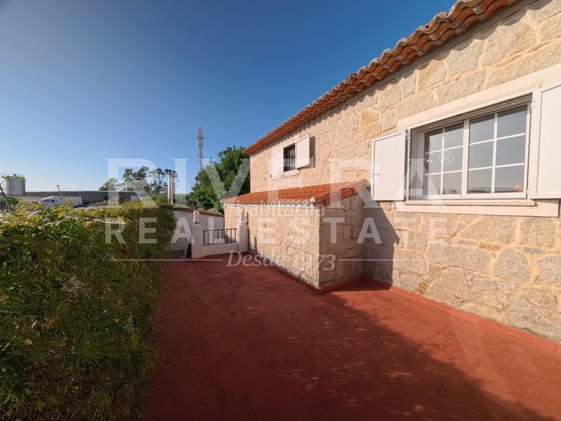 Foto 48bb4a16-1549-4ff1-a2d2-fdf353ba7c25. Casa con riscaldamento parcheggio piscina in Grove (O)