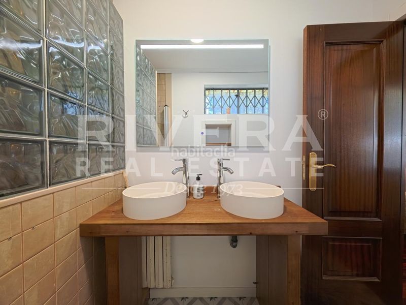 Foto 58b0e559-1972-4a51-a913-f35f12724382. Casa con riscaldamento parcheggio piscina in Grove (O)