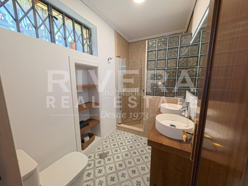 Foto ace265e8-4db7-4be5-b944-69446414df80. Casa con riscaldamento parcheggio piscina in Grove (O)