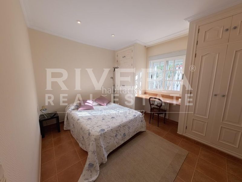Foto c99c1626-0c76-4a94-a8d8-a47fc4e6c416. Casa con riscaldamento parcheggio piscina in Grove (O)