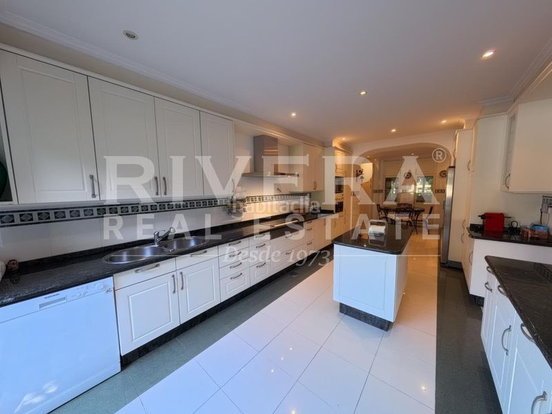 Foto e2f58f83-6431-45be-b65f-0aef2997d422. Casa con riscaldamento parcheggio piscina in Grove (O)