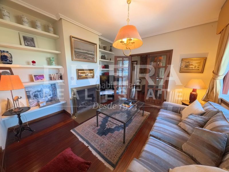 Foto e4267bbe-a620-4046-9685-f18c9645cb82. Casa con riscaldamento parcheggio piscina in Grove (O)