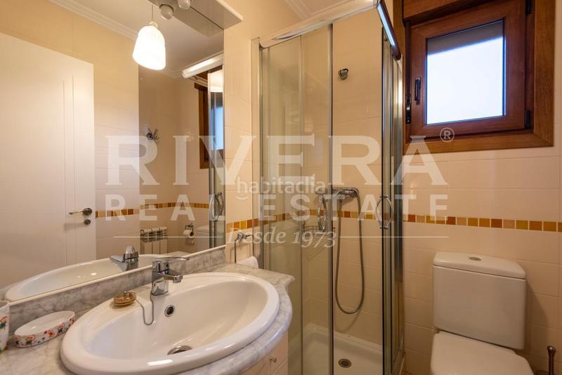 Foto a0bc9843-e8be-45ca-a68b-165a6401e2ed. Xalet amb calefacció aparcament piscina a Sanxenxo pueblo Sanxenxo
