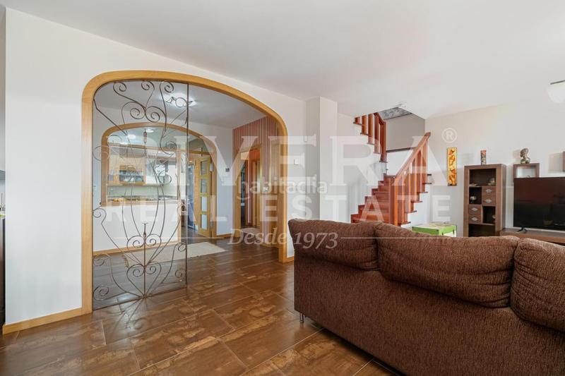 Foto e4945176-49e8-4f64-a9e5-d118d04ab98a. Haus mit heizung parking pool in Rosal (O)