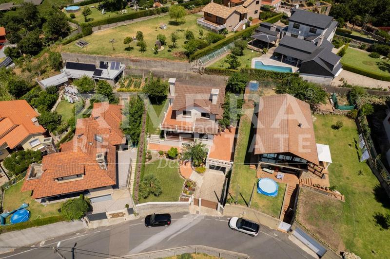 Foto c053930a-df4c-48fe-a25a-b6d67be41821. Chalet en Coruxo - Oia - Saiáns Vigo