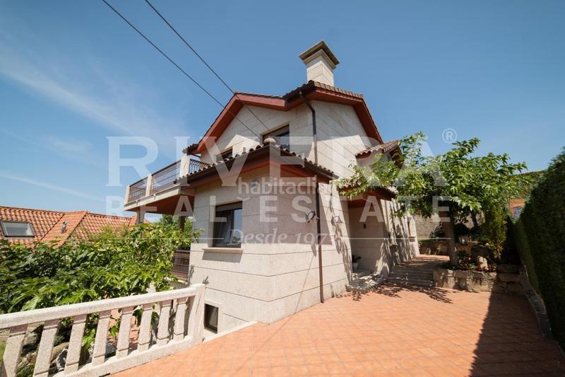 Foto ed3abc1e-cd59-4d77-ac48-64f3dfae7810. Chalet en Coruxo - Oia - Saiáns Vigo