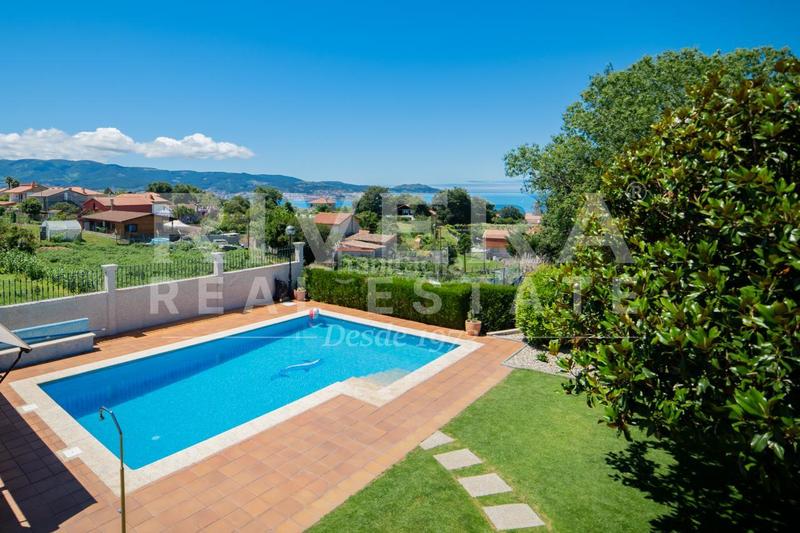 Foto ee2096c1-86f8-4c28-9378-1ac556550653. Chalet en Panxón Nigrán