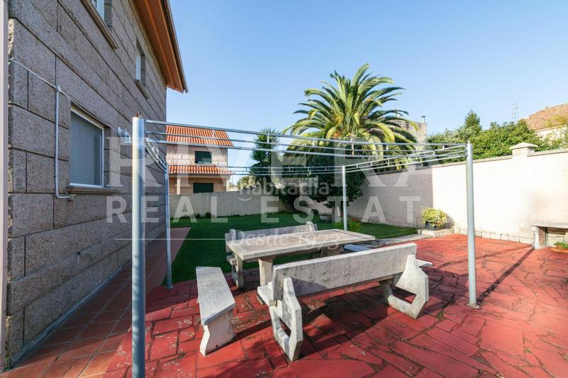 Foto 4892f9ab-979b-4396-a0fb-8278cfbecbbd. Casa en Bembrive Vigo