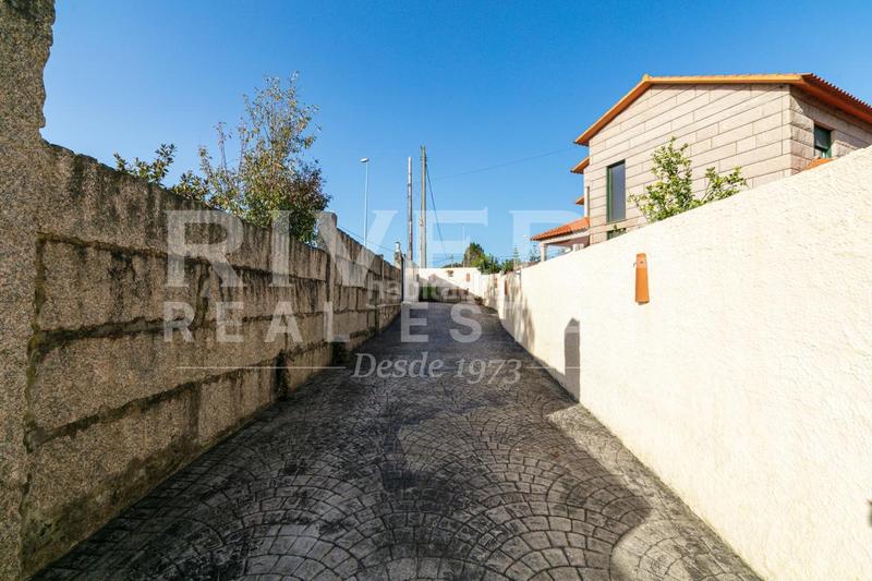 Foto 5e31cbb7-ece6-4283-bad5-495783a0f9d5. Casa en Bembrive Vigo