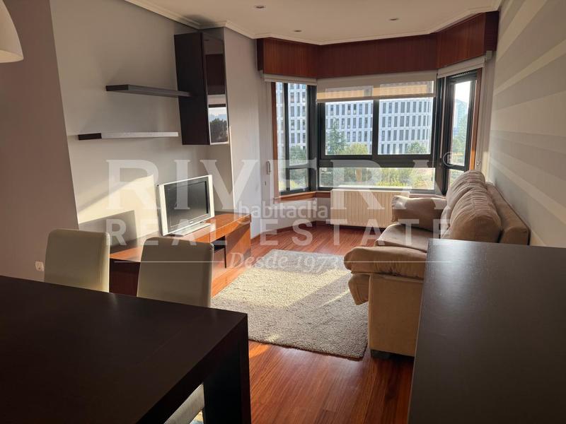 Foto ecf06b02-8a7d-4261-813f-83d1d7e133a1. Location appartement avec chauffage parking dans Navia Vigo
