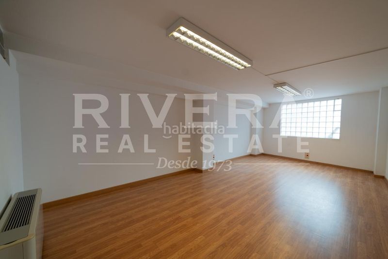 Foto 3cf5f190-6d8d-4dbf-8135-da11e4857875. Local comercial a O Castro Vigo