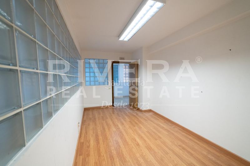 Foto 4b7cf414-4297-4eb8-9cc7-1f7ef63a7f00. Local comercial a O Castro Vigo