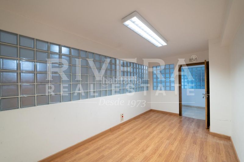 Foto b7755311-3c6f-4625-bed5-7d561961bbf9. Local comercial a O Castro Vigo