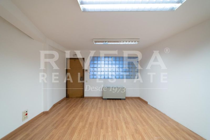 Foto c8ff6687-964b-44b1-9ed8-fb2d8a49890d. Local comercial a O Castro Vigo