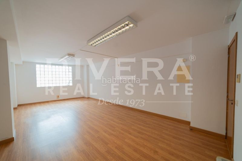 Foto ce385b0b-fc94-4fcb-9585-7018e7e9fd43. Local comercial a O Castro Vigo