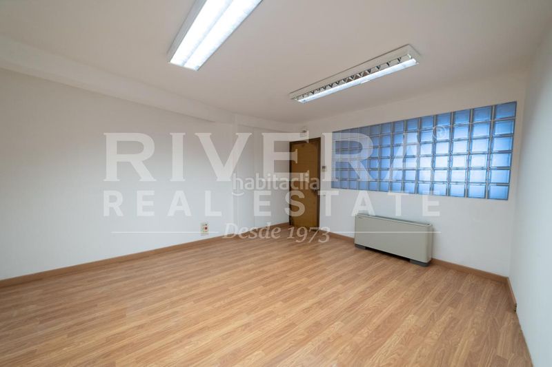 Foto d17cb636-4ce7-4eb0-8d45-70182d29ec5b. Local comercial a O Castro Vigo