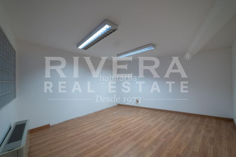 Foto d5645b20-1697-43d8-8e48-937c0acd1d3b. Local comercial a O Castro Vigo