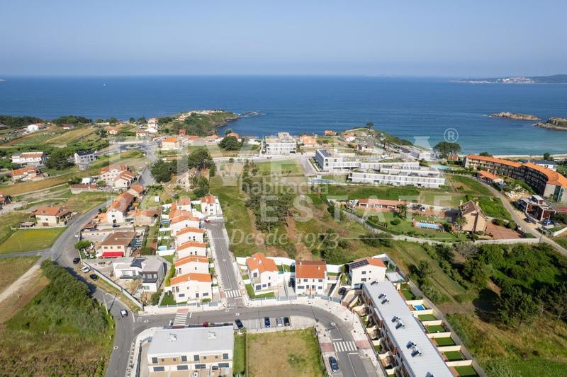 Foto f6e18778-6436-4b0a-a280-9c614f32632b. Casa pareada en Noalla Sanxenxo