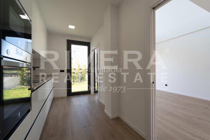 Foto 137b76b0-d05d-4945-a51e-15a17209d6ac. Casa pareada en Navia Vigo