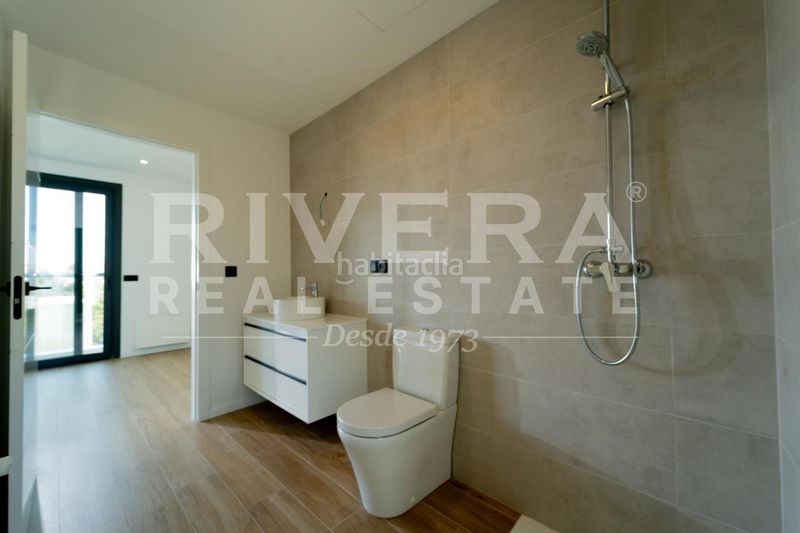 Foto 2c133fb3-4b0f-4418-b96c-9f6e60718829. Casa pareada en Navia Vigo