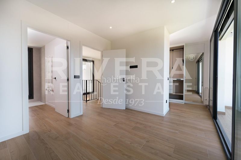Foto 794f4ef1-5c50-4966-bc9c-68dbd97c515d. Casa pareada en Navia Vigo