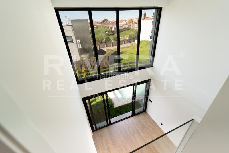 Foto 7a2d0d7a-fd8b-48e4-b3b9-daf4d89000b2. Casa pareada en Navia Vigo