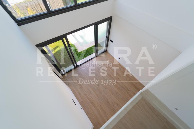 Foto 843478e4-55ca-4fef-a2bc-d2554fc064aa. Casa pareada en Navia Vigo
