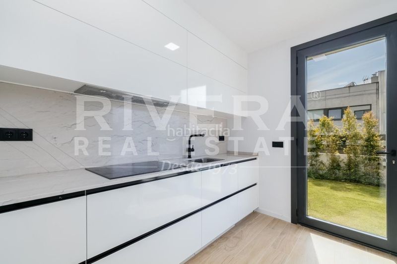 Foto abca10ed-e84d-4c9c-a1ce-4f788f9eb758. Casa pareada en Navia Vigo