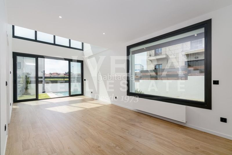 Foto adfdae38-66e1-4a32-bcc7-cdbf64ea4628. Casa pareada en Navia Vigo