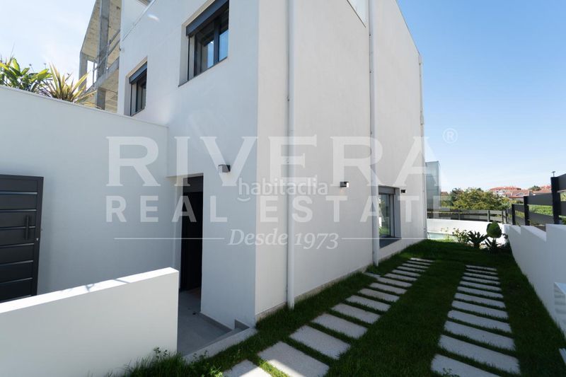 Foto e82ef4ec-3582-45fa-b47c-32cbd52be50e. Casa pareada en Navia Vigo