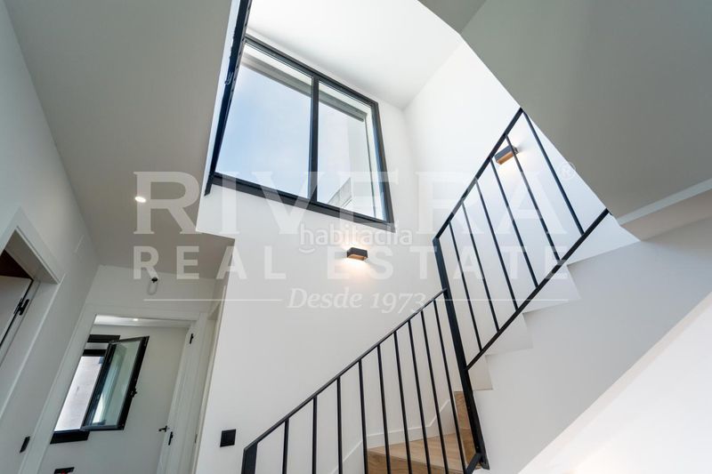 Foto f6f39f65-a7d8-4f84-9d1e-3c0c7f814cd1. Casa pareada en Navia Vigo