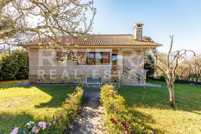 Foto 0be4be57-e7fe-4b44-84d0-97ca641e5e1c. Xalet amb calefacció aparcament piscina a Nigrán centro Nigrán