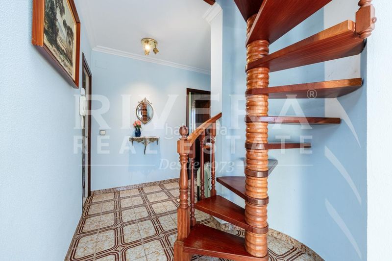 Foto 0d45a141-c1ff-4cb6-ba55-f65039563f8b. Xalet amb calefacció aparcament piscina a Nigrán centro Nigrán