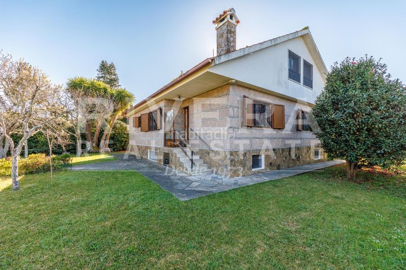 Foto 2efbb47d-597e-4fe1-92d5-f6cadbe4af25. Xalet amb calefacció aparcament piscina a Nigrán centro Nigrán