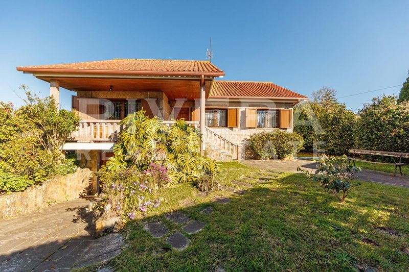 Foto 6278344e-4279-4ad9-a0b6-b626776d0fa3. Xalet amb calefacció aparcament piscina a Nigrán centro Nigrán