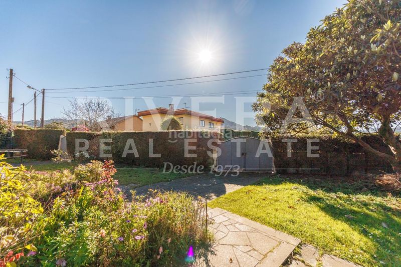 Foto 861839a3-4355-44fd-908d-e01387337849. Xalet amb calefacció aparcament piscina a Nigrán centro Nigrán