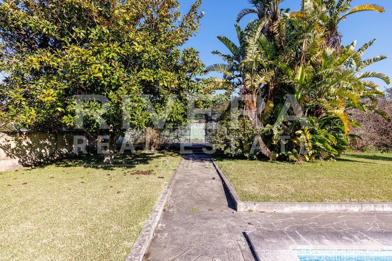 Foto ad2091cb-0ca7-49f4-b221-3d6d27ab9ac3. Xalet amb calefacció aparcament piscina a Nigrán centro Nigrán