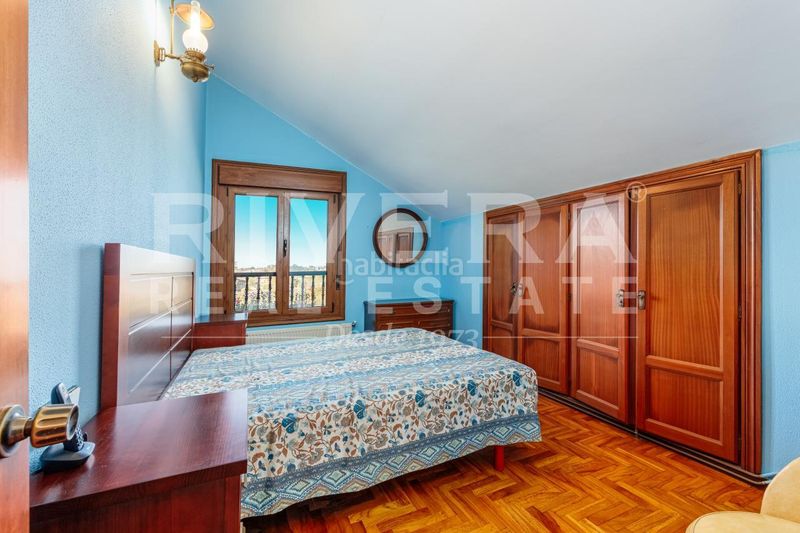 Foto e8cc7dcc-4291-4385-bf0f-46af89146c0d. Xalet amb calefacció aparcament piscina a Nigrán centro Nigrán