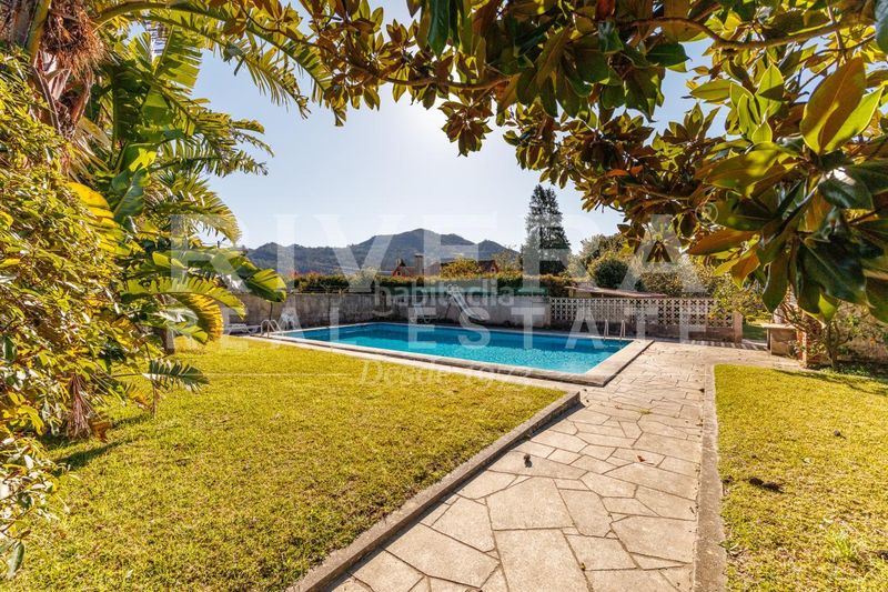 Foto ef684889-a02d-4ecd-b67b-2c93acf5f6c2. Xalet amb calefacció aparcament piscina a Nigrán centro Nigrán