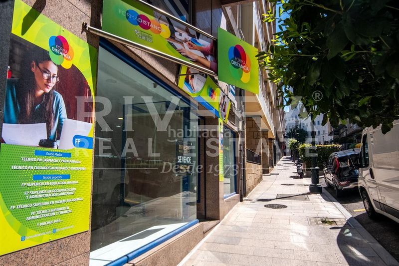 Foto e8e41f9e-389d-4eef-bc9d-a4716f1be12d. Local comercial en Plaza España - Corte Inglés Vigo