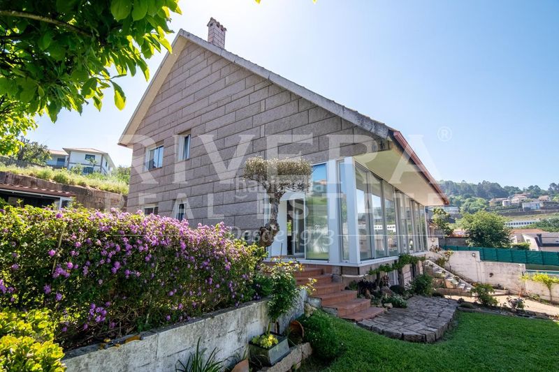 Foto 9fa1f454-7121-4e79-b8a2-5c91f9c777e4. Chalet en Redondela