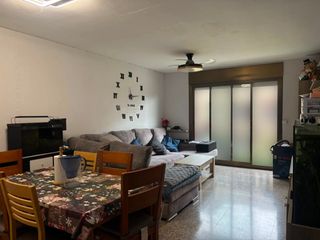 Appartement in Rocafonda. Piso amplio de 101m con balcón y ascensor