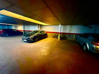 Aparcament cotxe  Carrer santa cecília. Se venden 15 plazas de parking y 2 de moto.