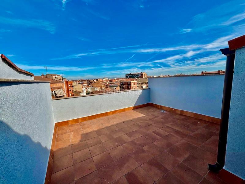 Foto b8cba9fe-b05a-44f2-82c1-330e79a90bd4. Àtic amb calefacció aparcament a La Bordeta Lleida